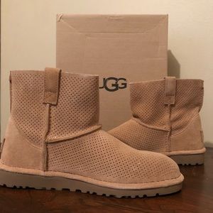 NEW UGG Mini Perforated Boot, SZ 7